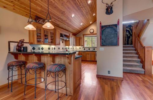 Truckee Haus | High Country Lodge - Hot Tub, Amenities Access, Shuffleboard and Horse Shoe Pit
