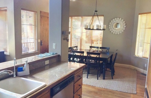 Ketchum Eigentumswohnung | High-End-Eigentumswohnung im Herzen von Sun Valley - zu Fuß zum Skifahren, Stadt, Biking + Golf