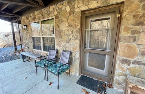 Grassy Creek Haus | Fisherman's Paradise-Blockhaus am Helton Creek, Whirlpool, Billardtisch, Feuerstelle, WIFI