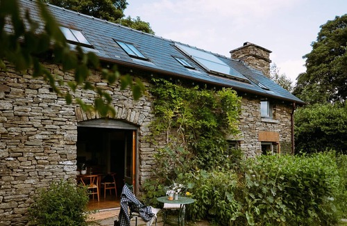 Kington Hütte | High Park: Stunning views and a hot tub