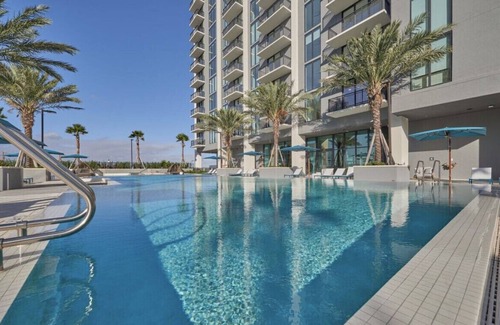 Riverwalk Fort Lauderdale Wohnung | High rise condo with balcony views and night life.
