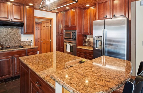 Country Club Estates Haus | High Sierra Hideaway – 3 Bedrooms, 3 Baths, Family Fun Near Heavenly & Hiking