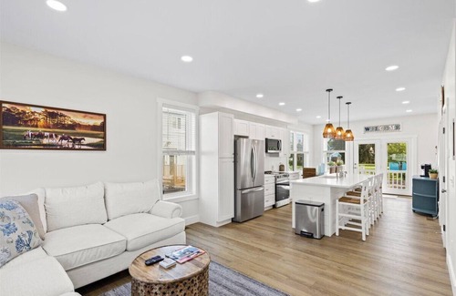 Chincoteague Haus | High Tide Hideaway on Chincoteague Island!
