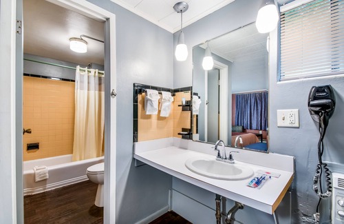 New Cumberland Hotel | Highland Inn New Cumberland