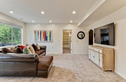 Highland Haus | Highland Oasis | New Hot Tub | Hammock | Fire Pit