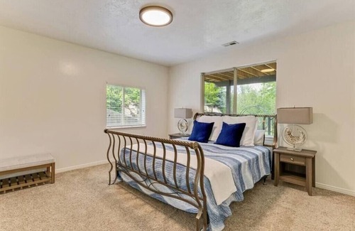 Highland Haus | Highland Oasis | New Hot Tub | Hammock | Fire Pit