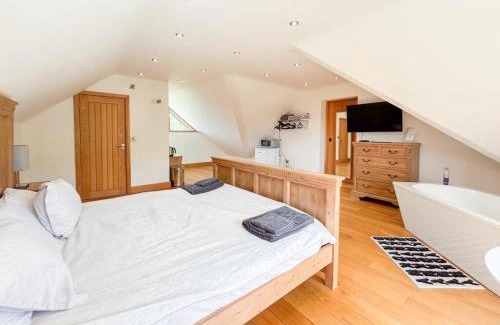 St. Brides Netherwent Villa | Highview House, Llandevaud