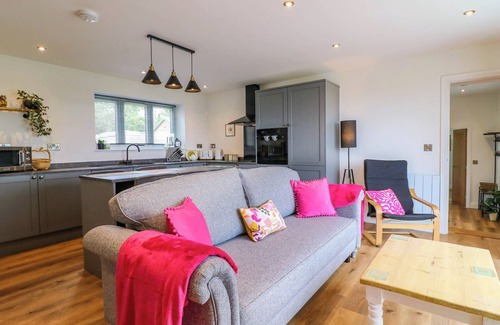 Chesterfield Hütte | HIGHVIEW STABLES, pet friendly, with hot tub in Chesterfield