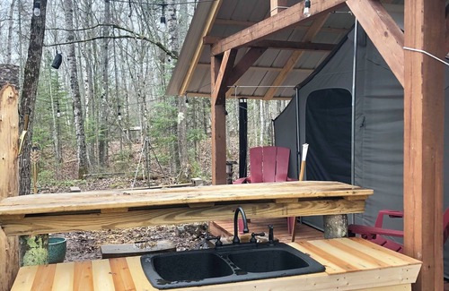 Bayfield Wohnmobilvermietung | Hike-In Glamping in Bayfield Wisconsin - Sailor Springs Glamping