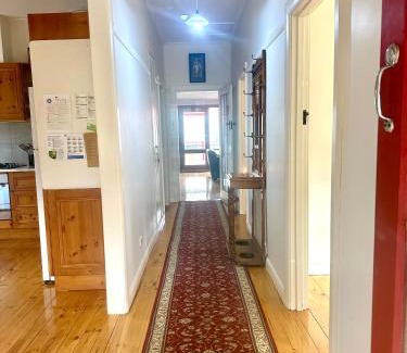 Clare Haus | Hill Cottage