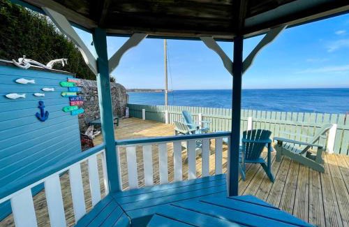 Cullen Haus | Hill Crest - cliff top cottage with stunning views