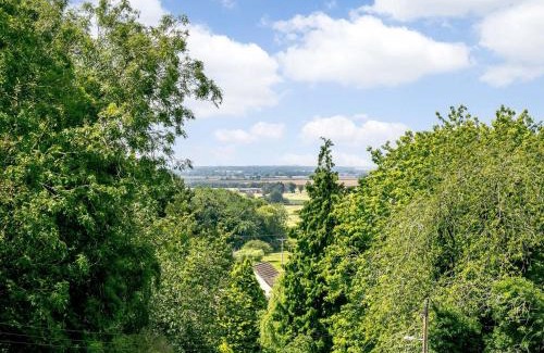 Gainsborough Haus | Hill Crest Lodge 1