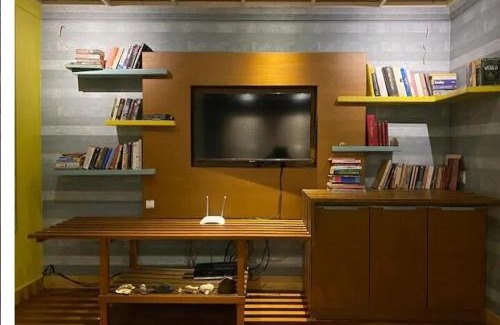 Kune N.m. Villa | Hill House Bungalow
