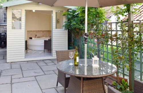 Sinnington Haus | Hill View Cottage