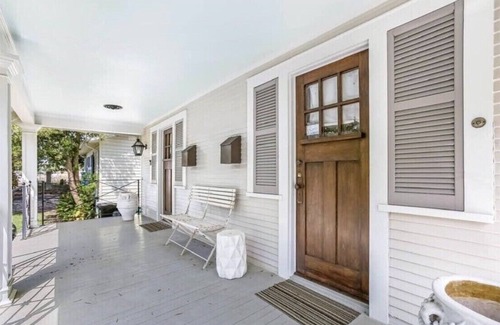 Central Carrollton Association Haus | "Hillary Gardens" Hip Uptown / Universität Gebietseigentümer vor Ort