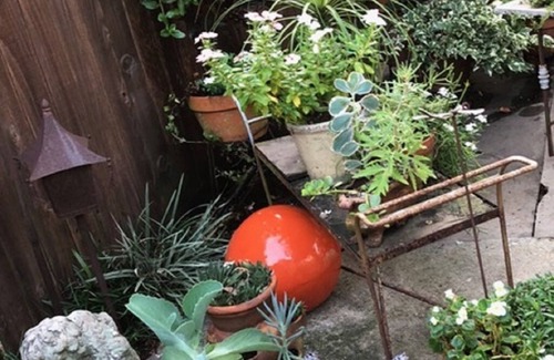 Central Carrollton Association Haus | "Hillary Gardens" Hip Uptown / Universität Gebietseigentümer vor Ort