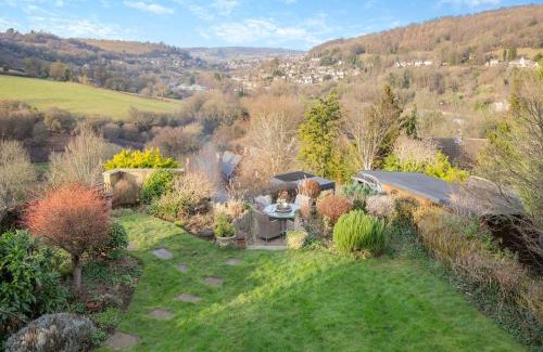 Inchbrook Haus | Hillcrest Cottage