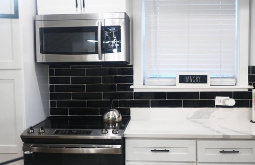 Southeast Bed & Breakfast | Artsy 2 bedroom with free parking