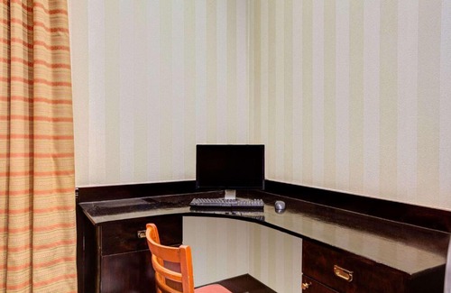 Queens Hotel | Hillcrest Hotel Near JFK Airtrain