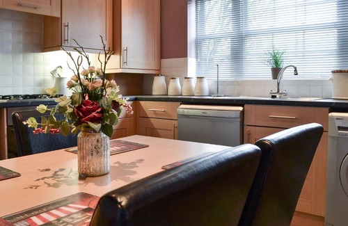 Sutton Haus | Hillsbrook House