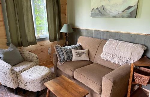 Phillips Haus | Hillside HideAway