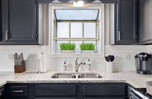 Five Points South Eigentumswohnung | Hilltop Hideaway- Groups/King Beds/Parking/3 Units