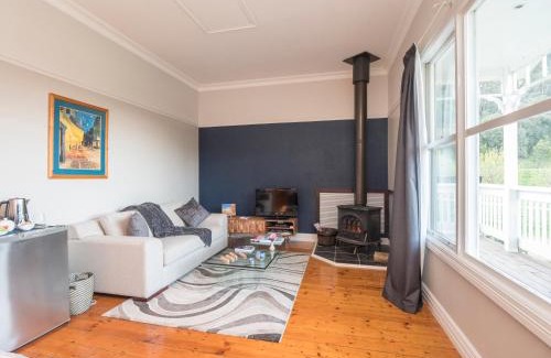 Strath Creek Haus | Hillview & Stringybark, Halls on Falls Homestead