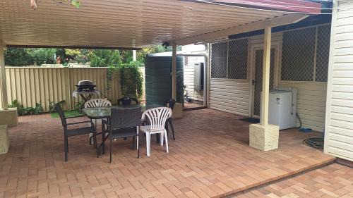 South Tamworth Haus | Hillvue House
