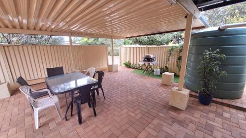 South Tamworth Haus | Hillvue House