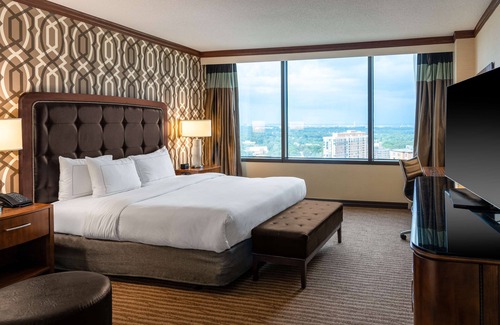 Alexandria West Hotel | Hilton Alexandria Mark Center