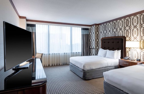 Alexandria West Hotel | Hilton Alexandria Mark Center