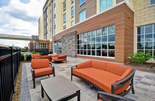 Lansing Hotel | Hilton Garden Inn Lansing West