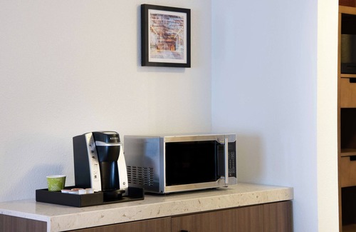 Linthicum Heights Hotel | Hilton Garden Inn BWI Airport