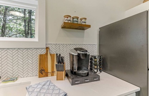 Logan Kabine | Hiltop Haven: The Nook