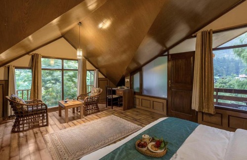 Manali Kabine | Himalayan Mansion Luxury Villa by the Mall Manali