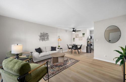 Peoria Heights Haus | Hines Haven - Unit 2 - Perfect BNB for YOU