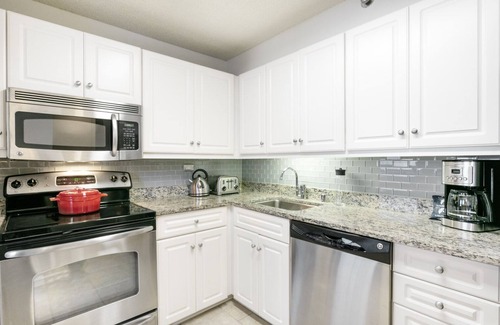 Rush and Division Wohnung | Hip River North 1BR w/ Gym, W/D, near Magnificent Mile, by Blueground