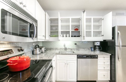 Rush and Division Wohnung | Hip River North 1BR w/ Gym, W/D, near Magnificent Mile, by Blueground