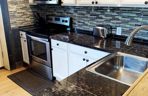 East Glacier Park Village Haus | Die historische Scheune aus dem Jahr 1906 wurde zu einer Luxusvilla umgebaut