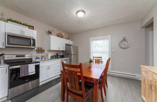 West Central Wohnung | Historic 3 Bed, 1 bath, Near Downtown Spokane!