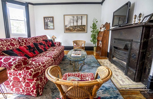 Homestead Wohnung | 3 Bed Gem-Historical Home Right off Beautiful Park