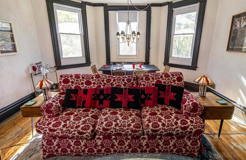 Homestead Wohnung | 3 Bed Gem-Historical Home Right off Beautiful Park