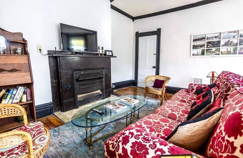 Homestead Wohnung | 3 Bed Gem-Historical Home Right off Beautiful Park