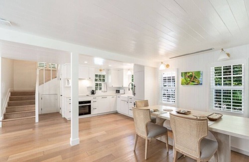 West Bay Hütte | Historic Boggy Sand Wood Cottage with Pool & Private Seven Mile Beach Access