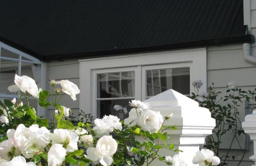 Napier Villa | Historic Colenso Cottage