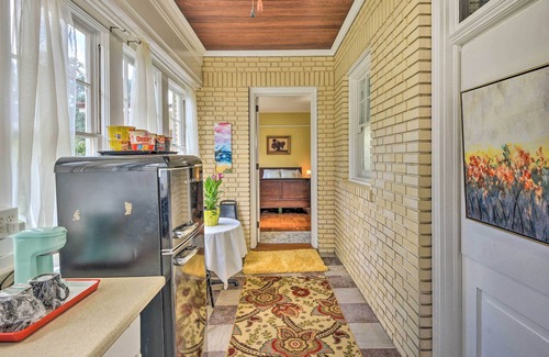 Crescent City Wohnung | Historic Crescent City Studio - Lakefront w/ Dock!