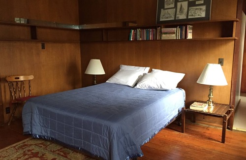 Spring Green Sonstige | Historisches Bauernhaus auf der anderen Straßenseite von Taliesin