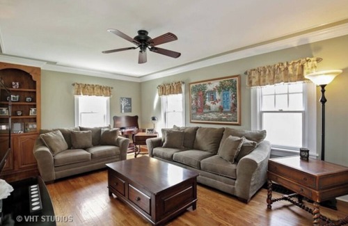 St. Charles Haus | Historic home steps from downtown St. Charles & Pet Friendly!