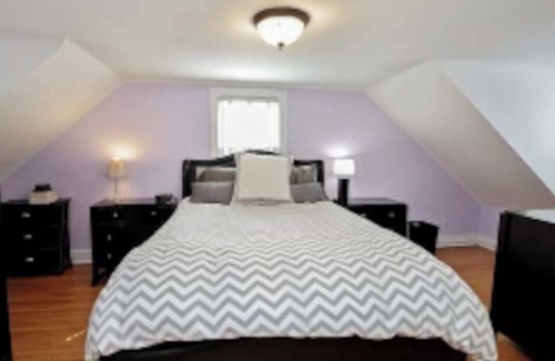 St. Charles Haus | Historic home steps from downtown St. Charles & Pet Friendly!