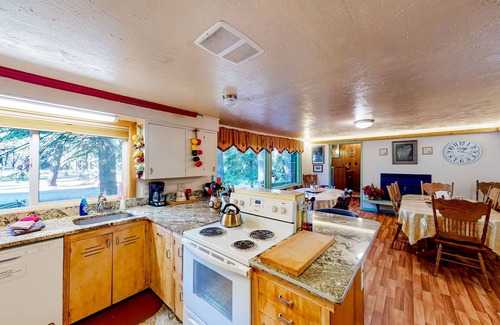 Joseph Haus | Historic home with mountain views & kids play area - great for reunions/retreats